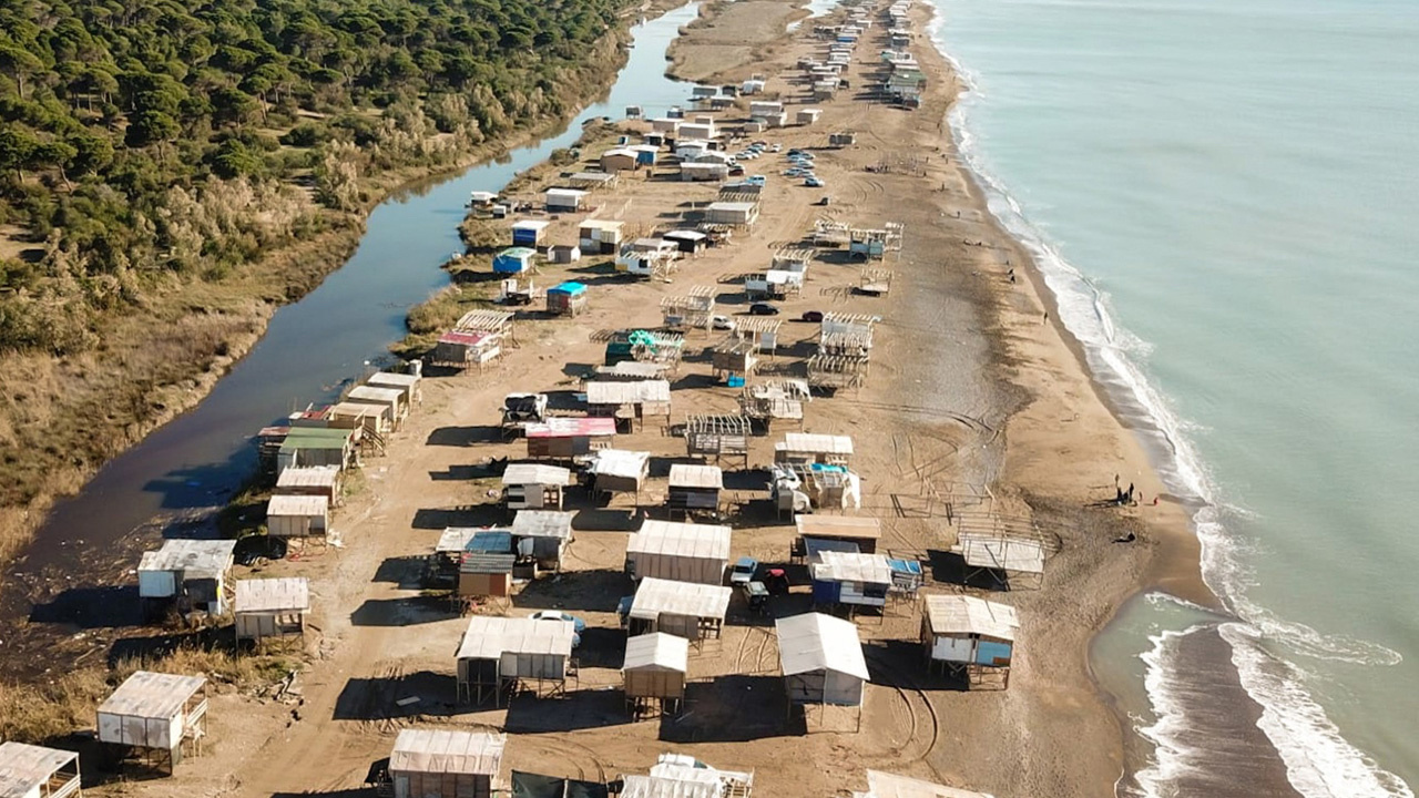 Antalya Kumköy sahilinde caretta carettalara yaşam alanı kalmadı