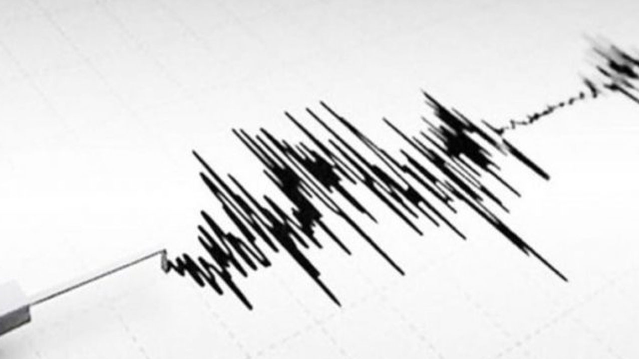 Bursa'da deprem oldu! Gemlik merkezli depremin şiddeti 3.1 olarak açıklandı haberi