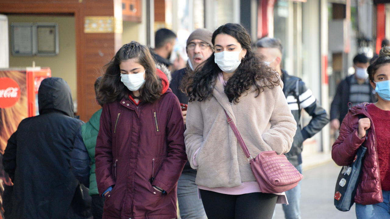 İstanbul'da vaka sayıları patladı Vali Yerlikaya uyardı