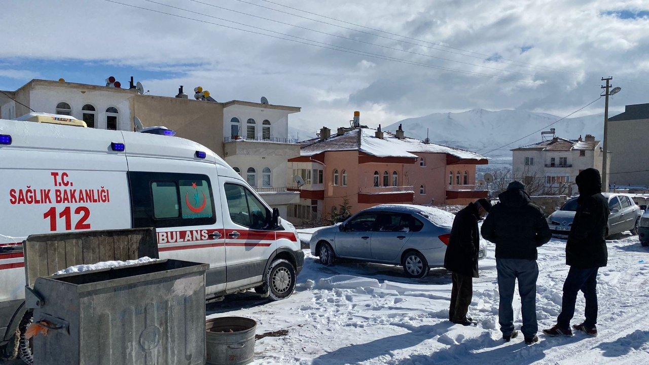 Niğde'de balkondan giren komşuları acı manzarayla karşılaştı! Dünyaları başına yıkıldı haberi