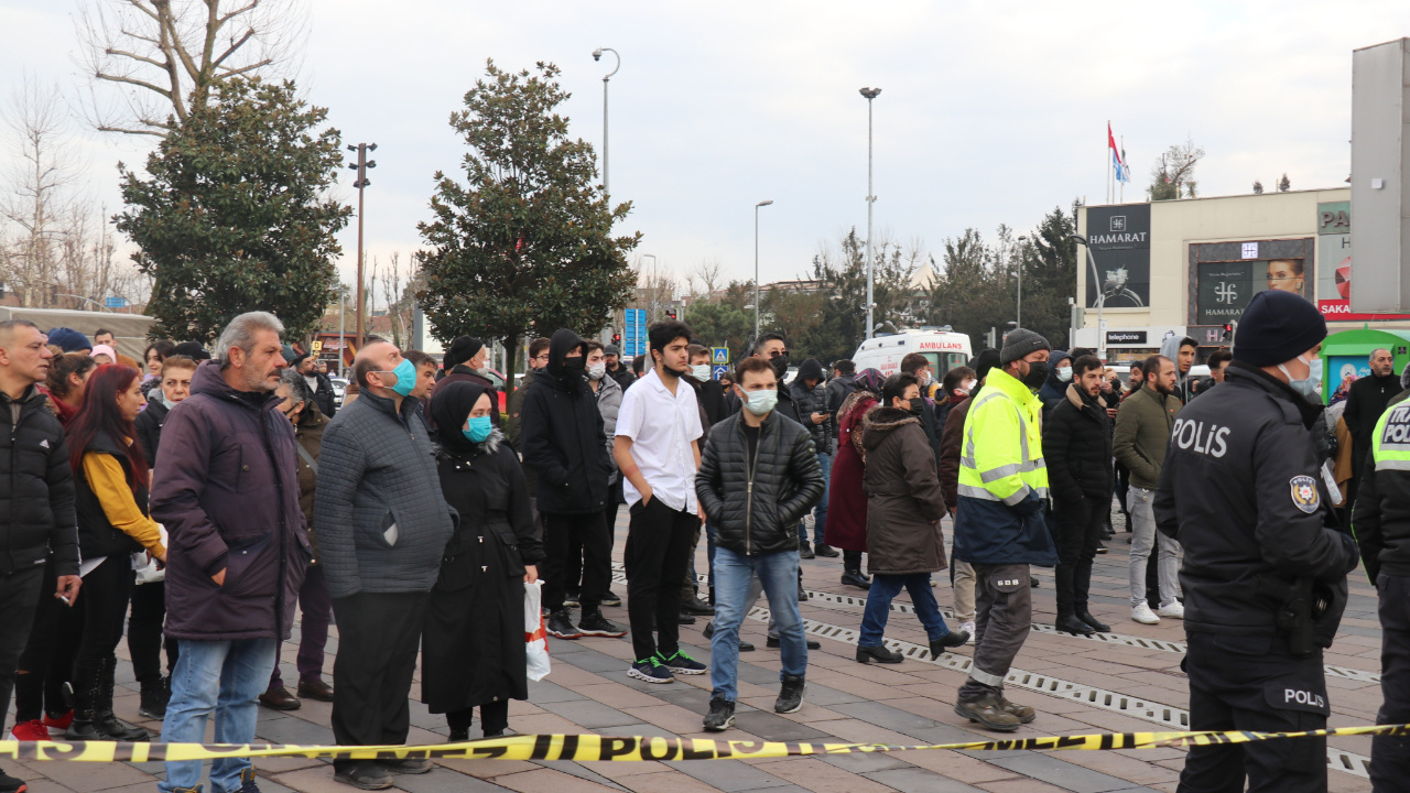 Sakarya'da şehir merkezinde korkunç olay! Görenler oraya koştu