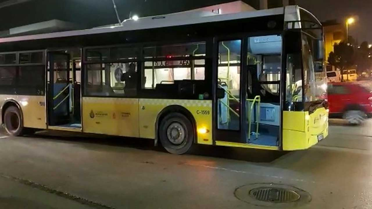 Üsküdar 'da İETT otobüsü şoförü direksiyon başında fenalaştı