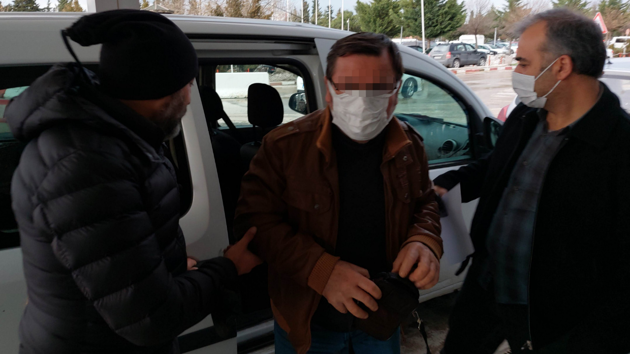 56 yaşındaki sosyal ağ sapığı Interpol ve Türk polisinin müşterek operasyonuyla Samsun'da yakalandı haberi