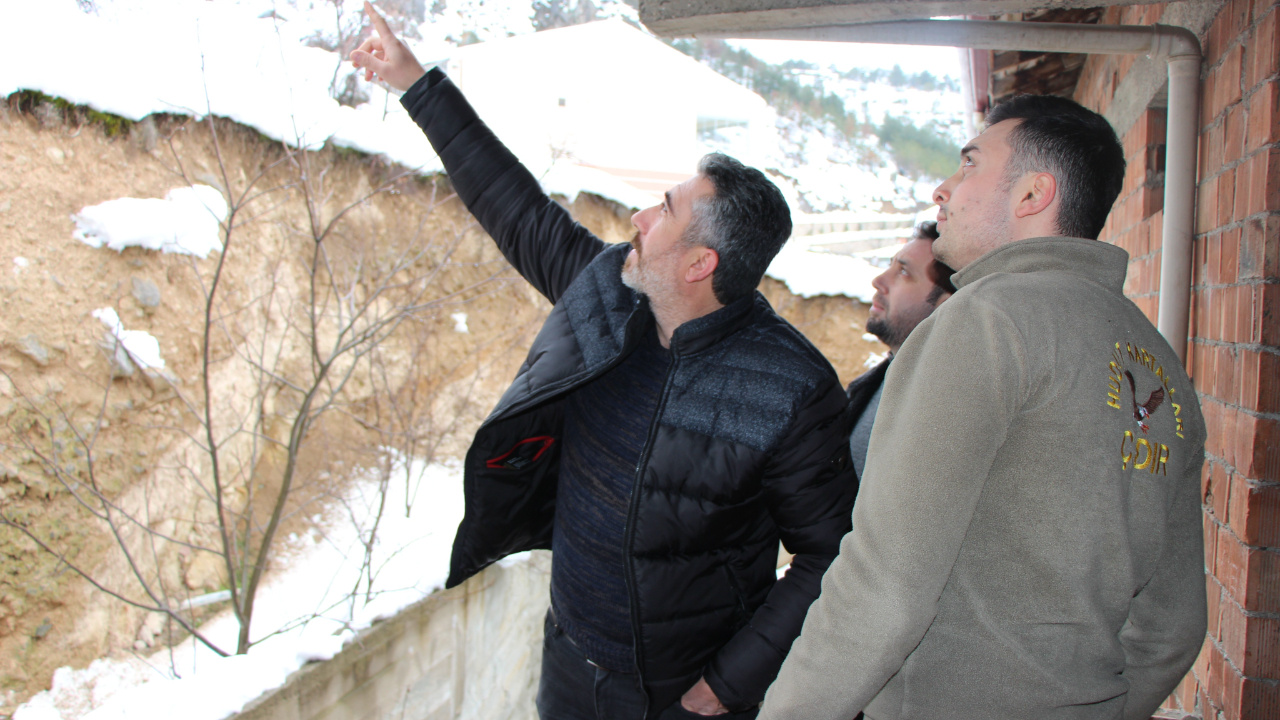 Amasya'da evde büyük bir patlama sesiyle uyandı! Hayatının şokunu yaşadı haberi