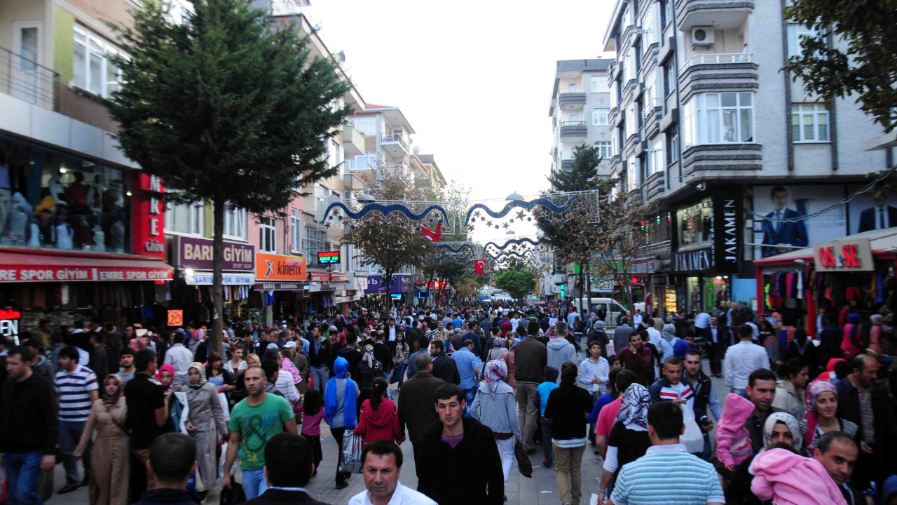 Bu ilçenin nüfusu 51 ilden fazla! Türkiye 'nin 9. İstanbul 'un 3. büyük ilçesi oldu haberi