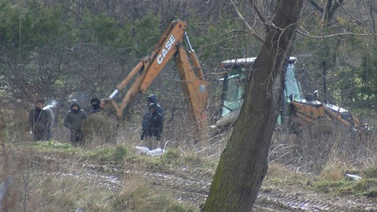 Büyükçekmece'deki esrarengiz kazıdan dehşet çıktı! Uyuşturucu Baronu Baybaşin Ailesi diri diri kepçeyle gömmüş haberi