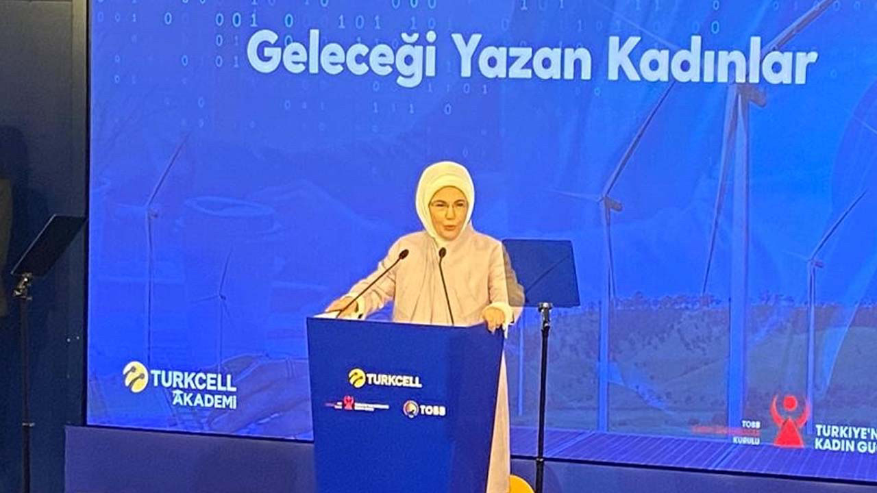 Emine Erdoğan: 2023 'te sıfır atığı tüm Türkiye'de yaygınlaştırmayı hedefliyoruz haberi