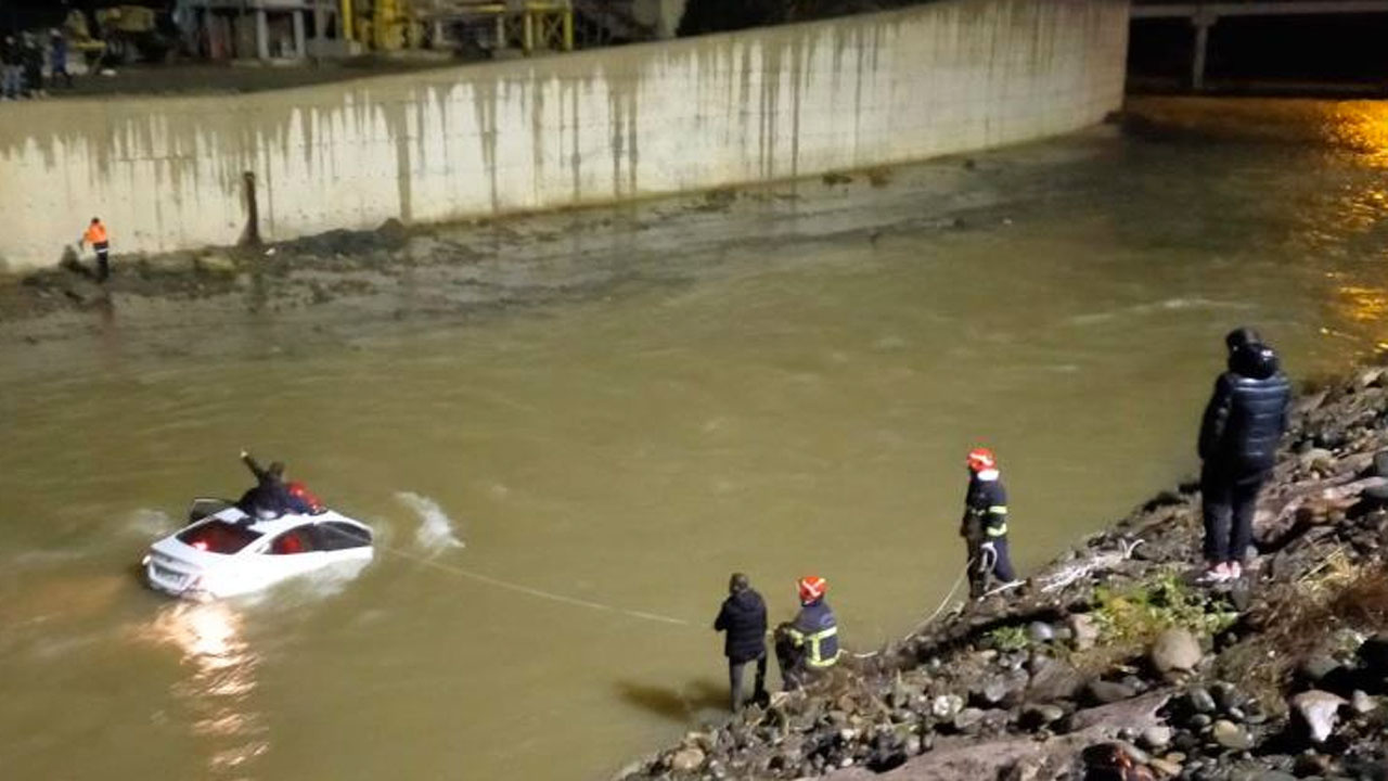 Giresun 'da dereye uçan aracın sürücüsü alkollü çıktı haberi