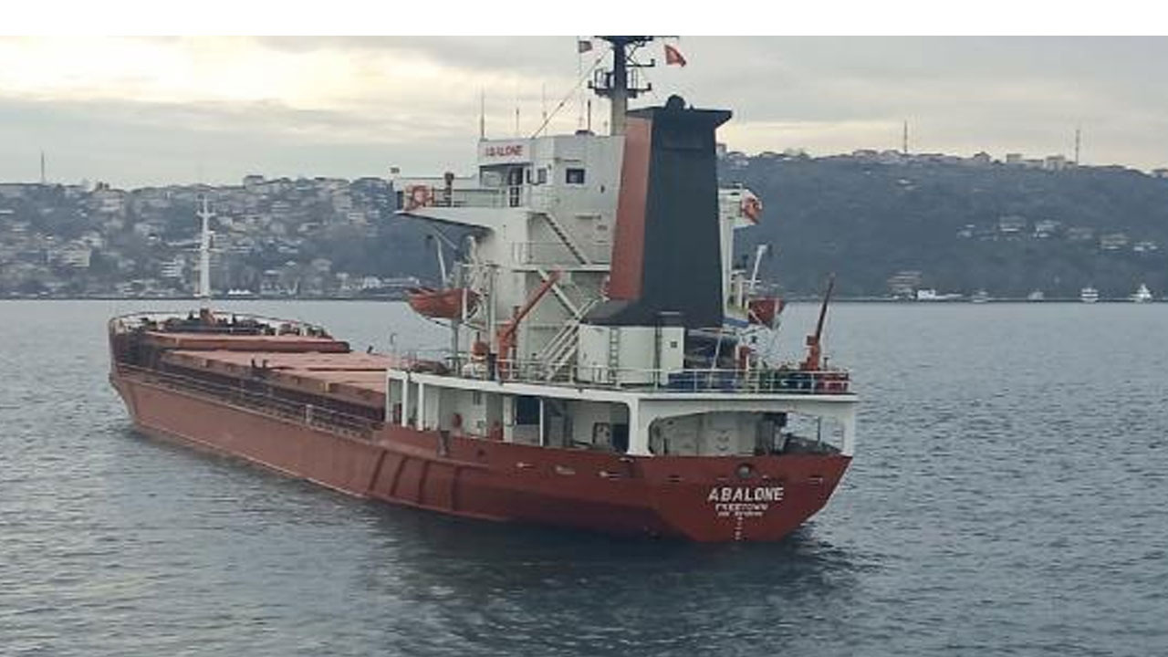 İstanbul Boğazı'nda gemi arızası! Kıyı Emniyeti Genel Müdürlüğü'nden izah etme geldi haberi