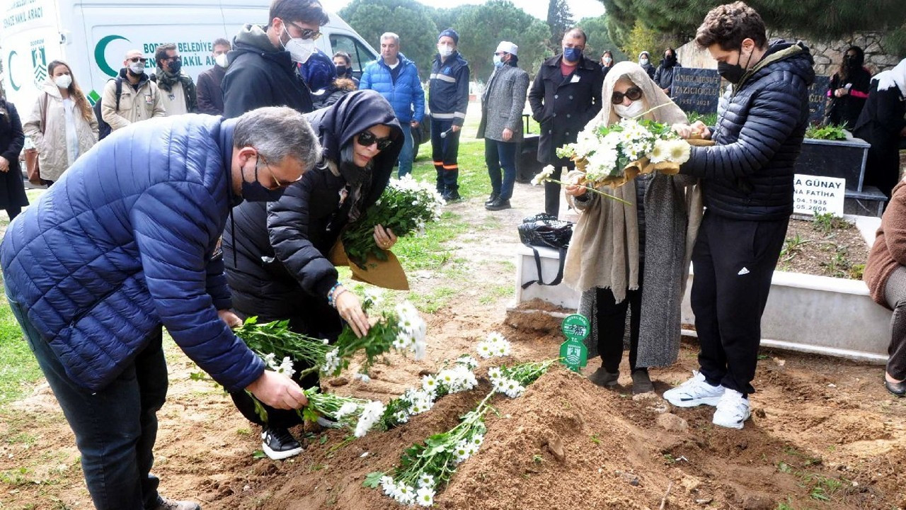 Seray Sever babasına gözyaşlarıyla veda etti haberi