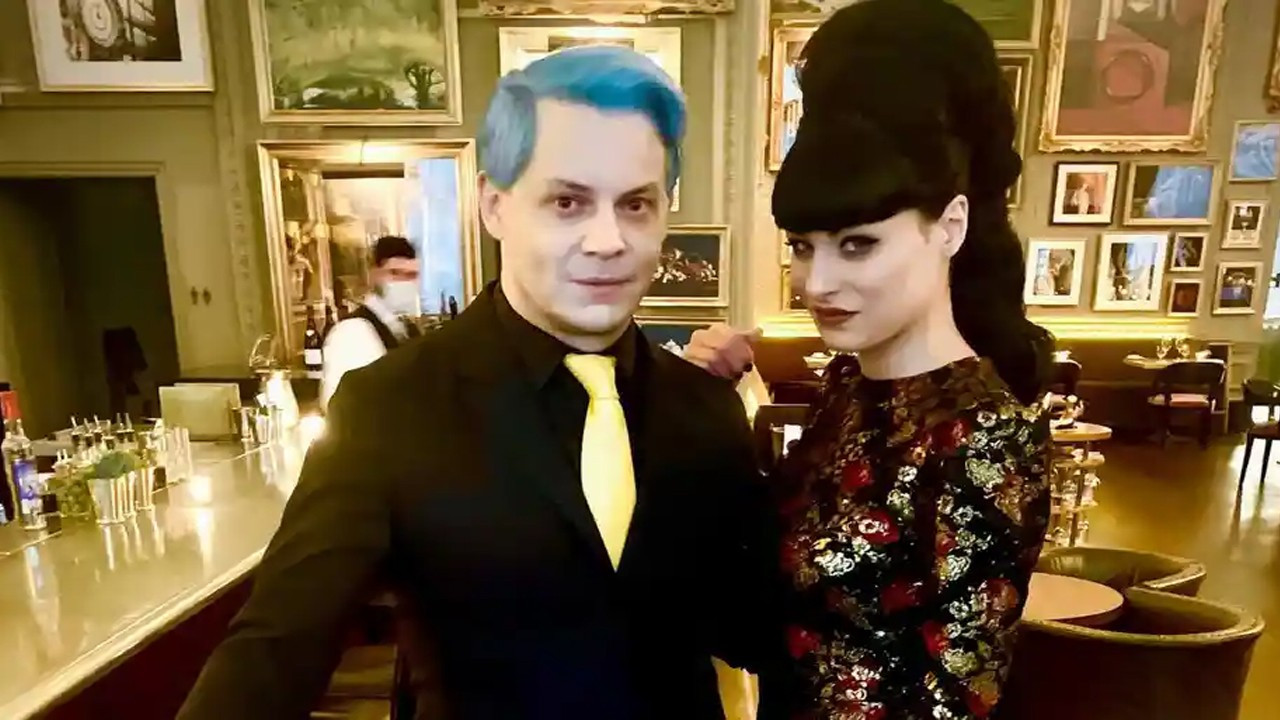 Ünlü rockçı Jack White sahnede evlendi