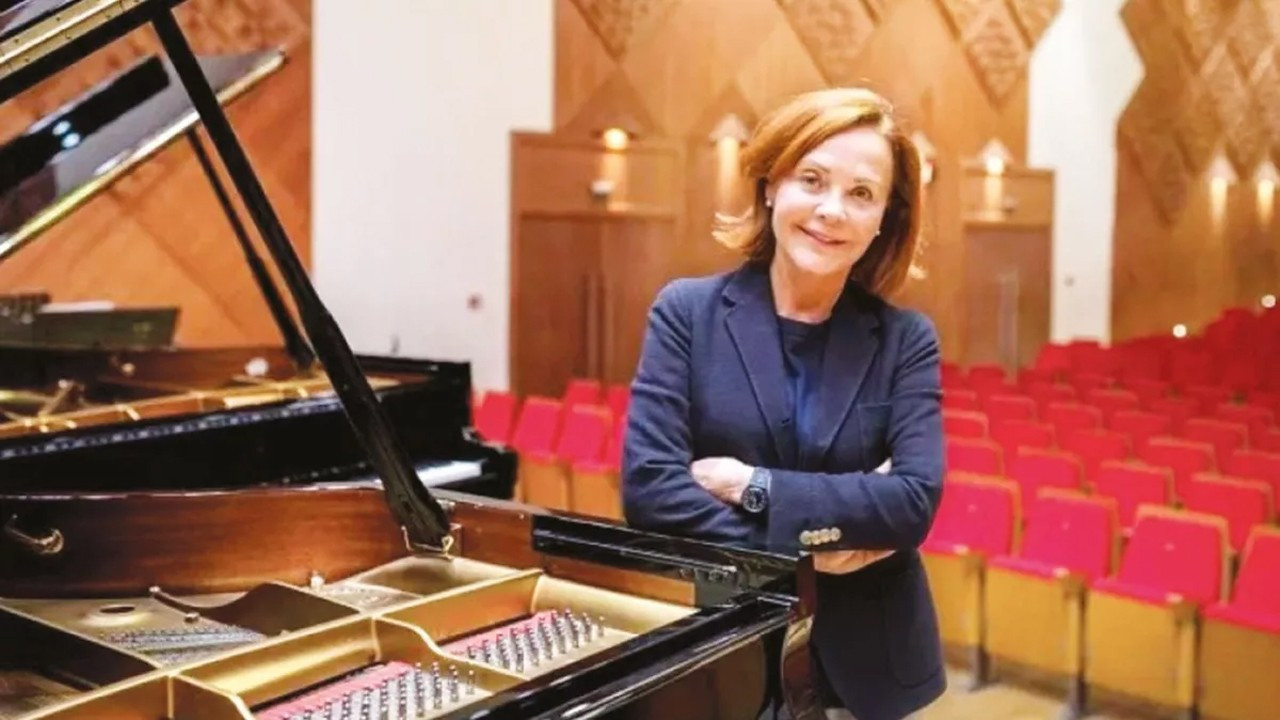 Piyanist Süher Pekinel'e 2 ay uzaklaştırma