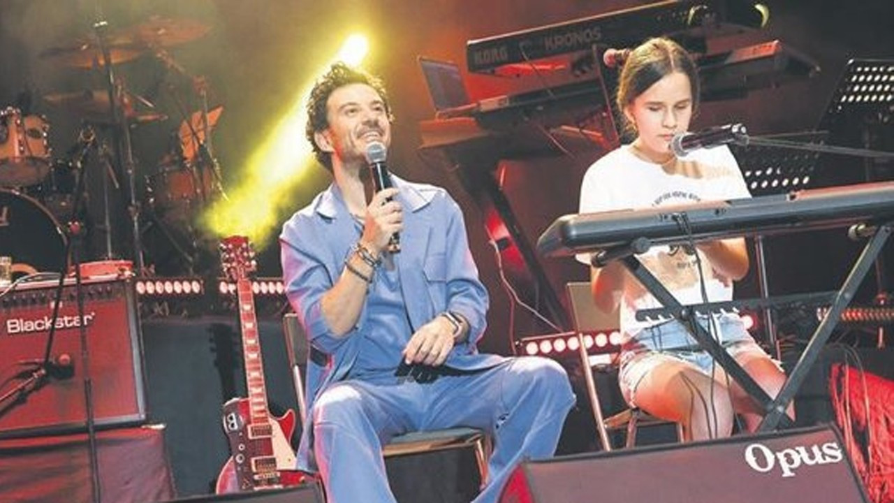 Buray'dan İzmir konserinde duygulandıran düet