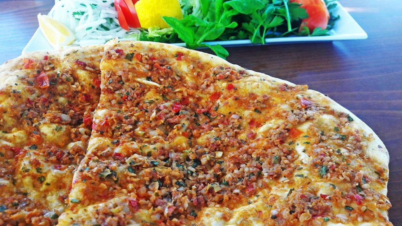 Türkbükü lahmacun rekorunu 450 TL ile geri aldı!