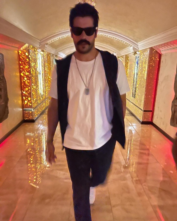 Burak Özçivit'in Bakü coşkusu