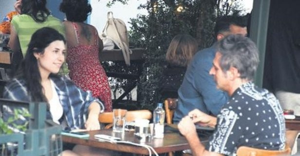 'Her şeye üşeniyorum' diyen Teoman aşka üşenmedi