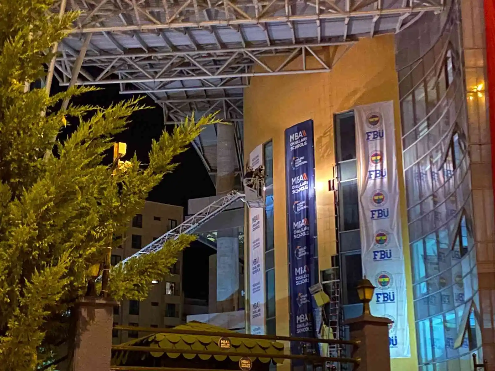 Ankara’da okul dış mantolamasında yangın