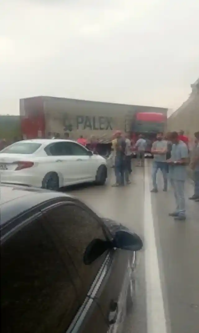 Bursa’da yağmur beraberinde kazayı da getirdi