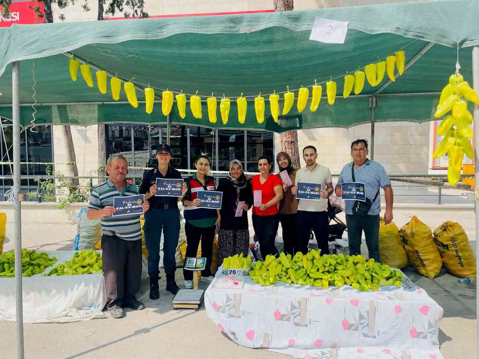 Kadın astsubaylar erkeklere şiddeti anlatıyor
