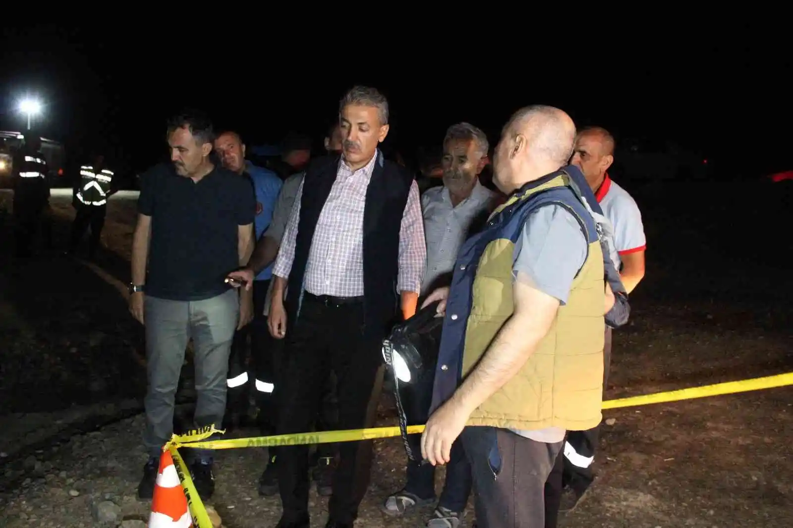 Karaman’da baraja düşen hafif ticari araç bulundu
