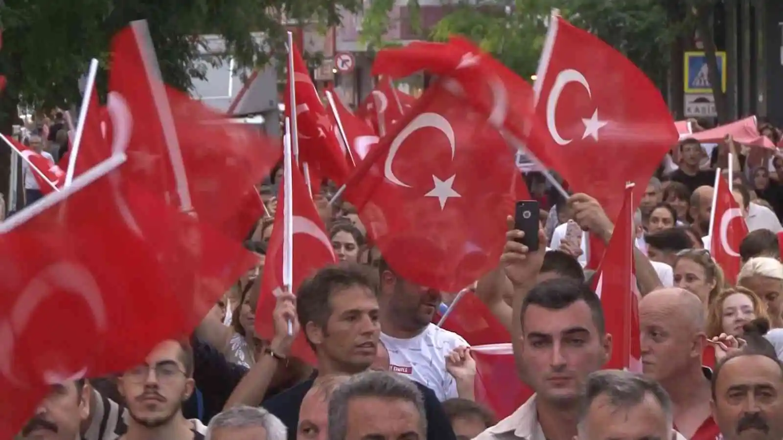 Küçükçekmece’de 30 Ağustos Zafer Bayramı’nın 100’üncü yılı coşkuyla kutlandı