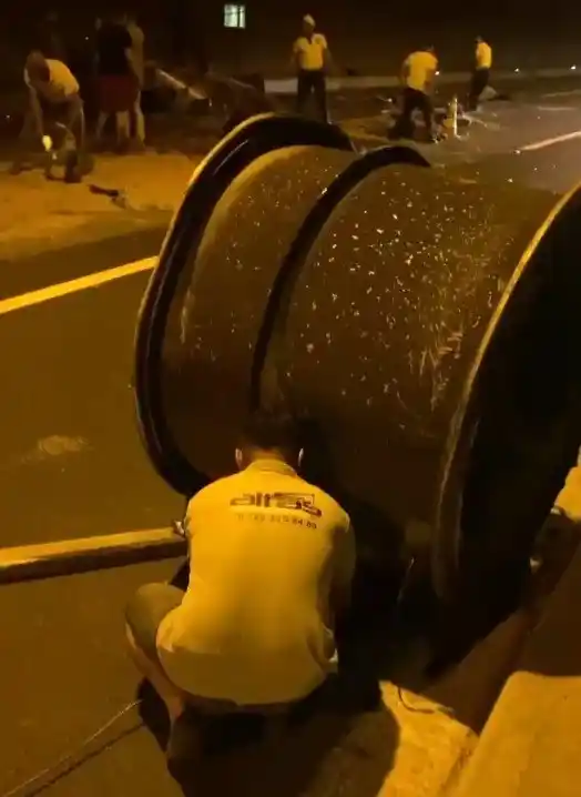 Osmaniye’de otoyolda tünelin havalandırma fanı yere düştü