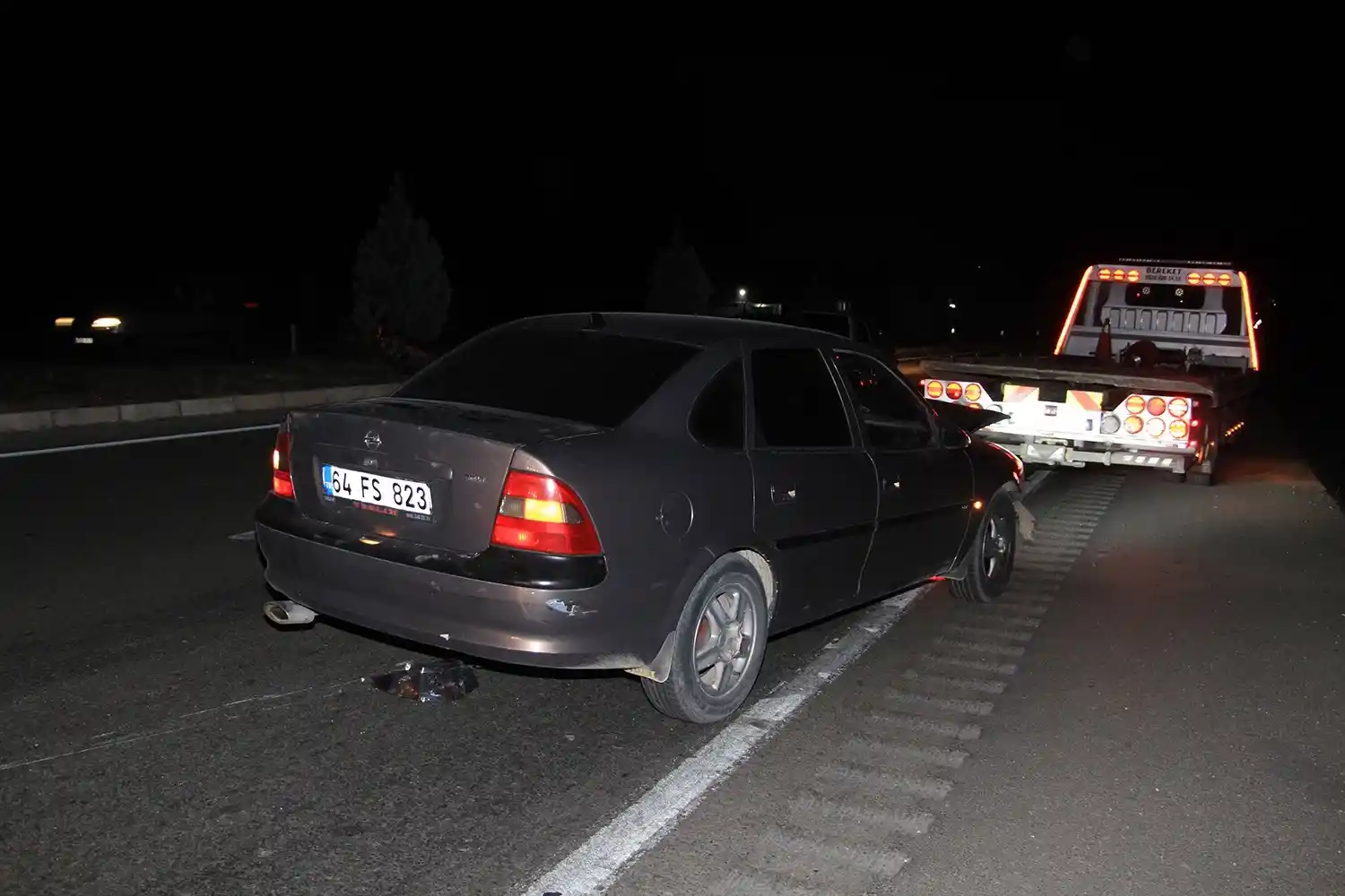 Otomobilin çarptığı elektrikli bisikletteki anne-oğul hayatını kaybetti