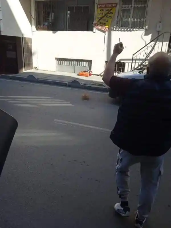 Bağcılar’da uyuşturucu bağımlısı genç annesinin başını kesip camdan aşağıya attı