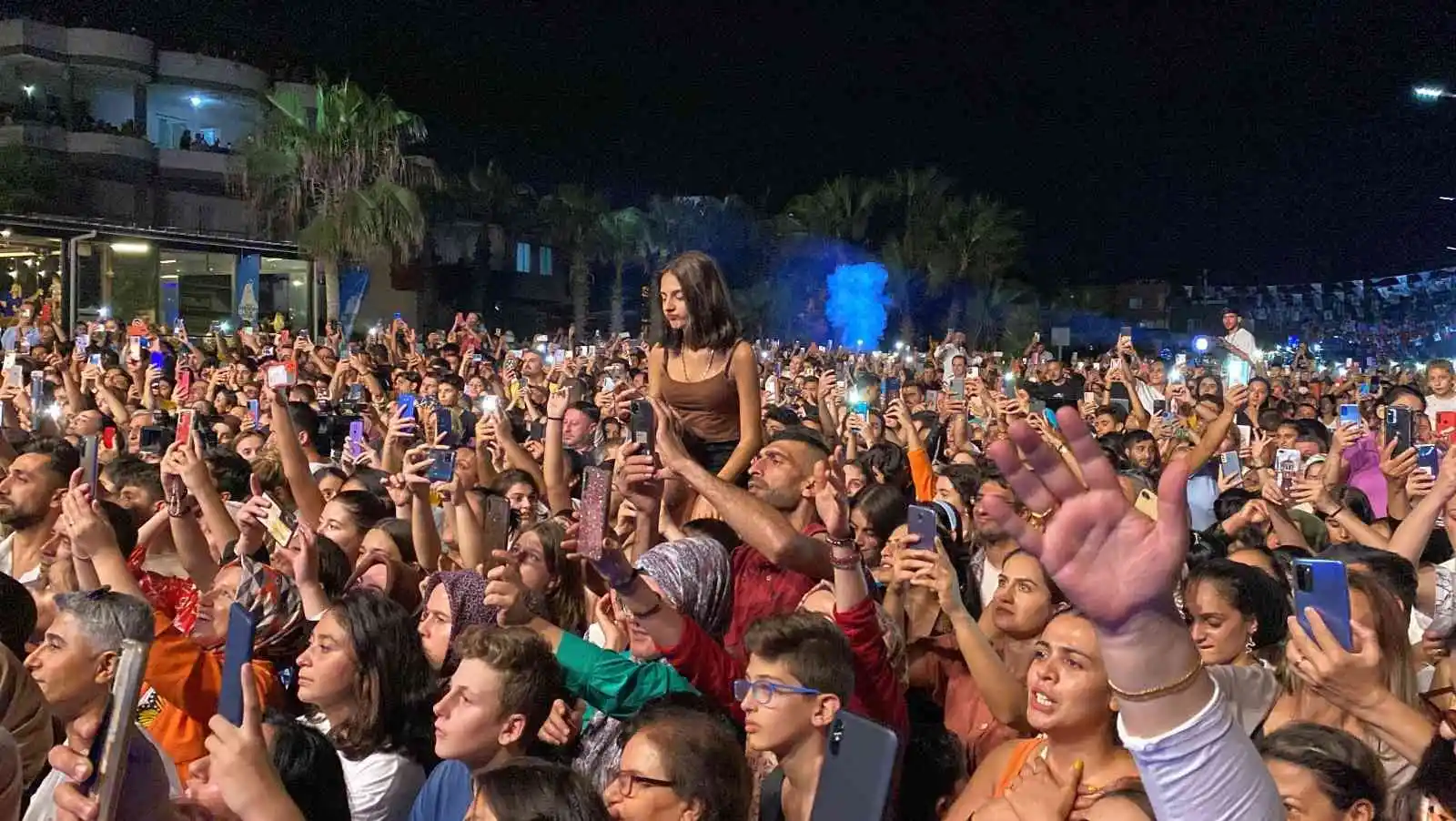 Balık Festivalinde vatandaşlar Hakan Altun konseriyle coştu