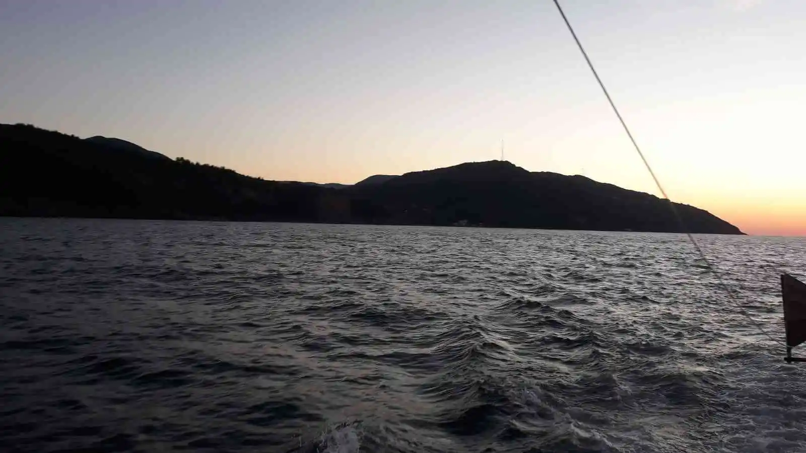 Balık tutmak için teknesiyle denize açılan balıkçı kayboldu