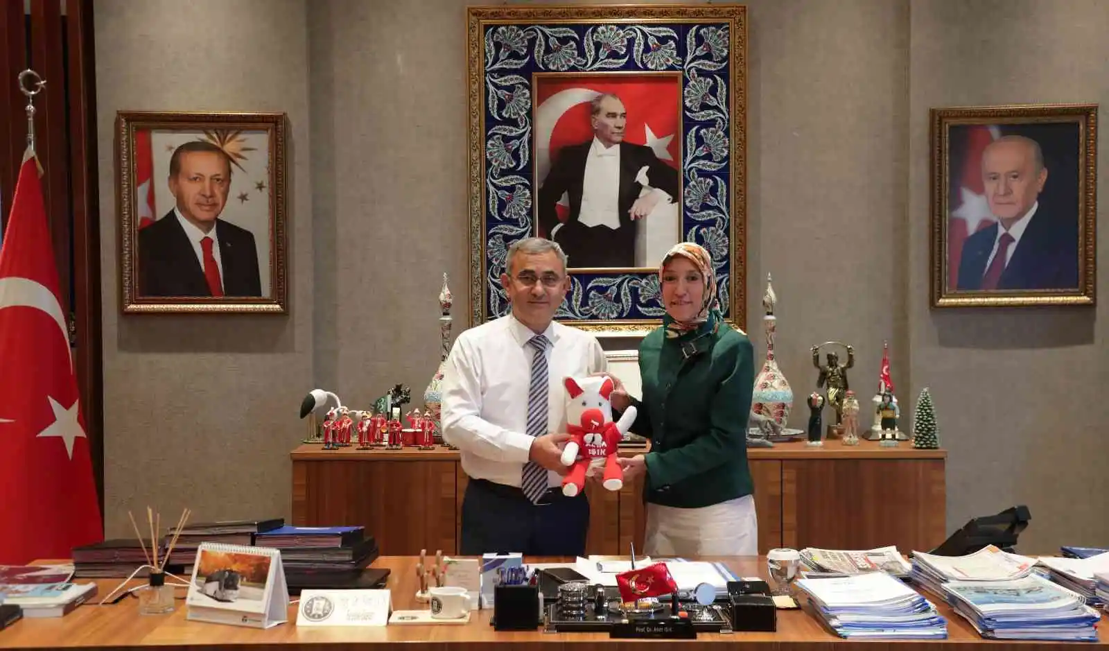 Başkan Işık, şampiyon sporcuları makamında ağırladı