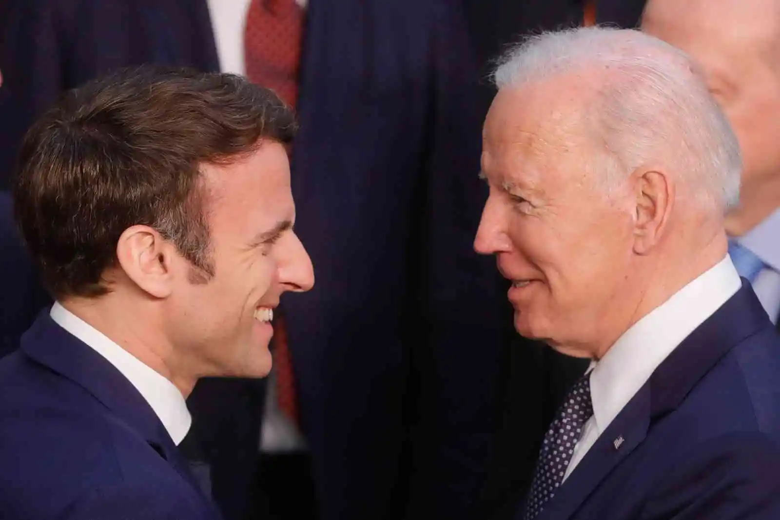 Biden, 1 Aralık'ta Beyaz Saray'da Macron ile bir araya gelecek
