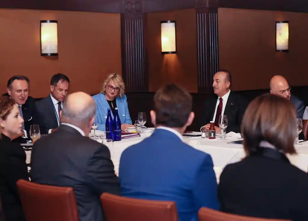 Çavuşoğlu, GDAÜ Dışişleri Bakanları Gayrıresmi Toplantısı'na katıldı