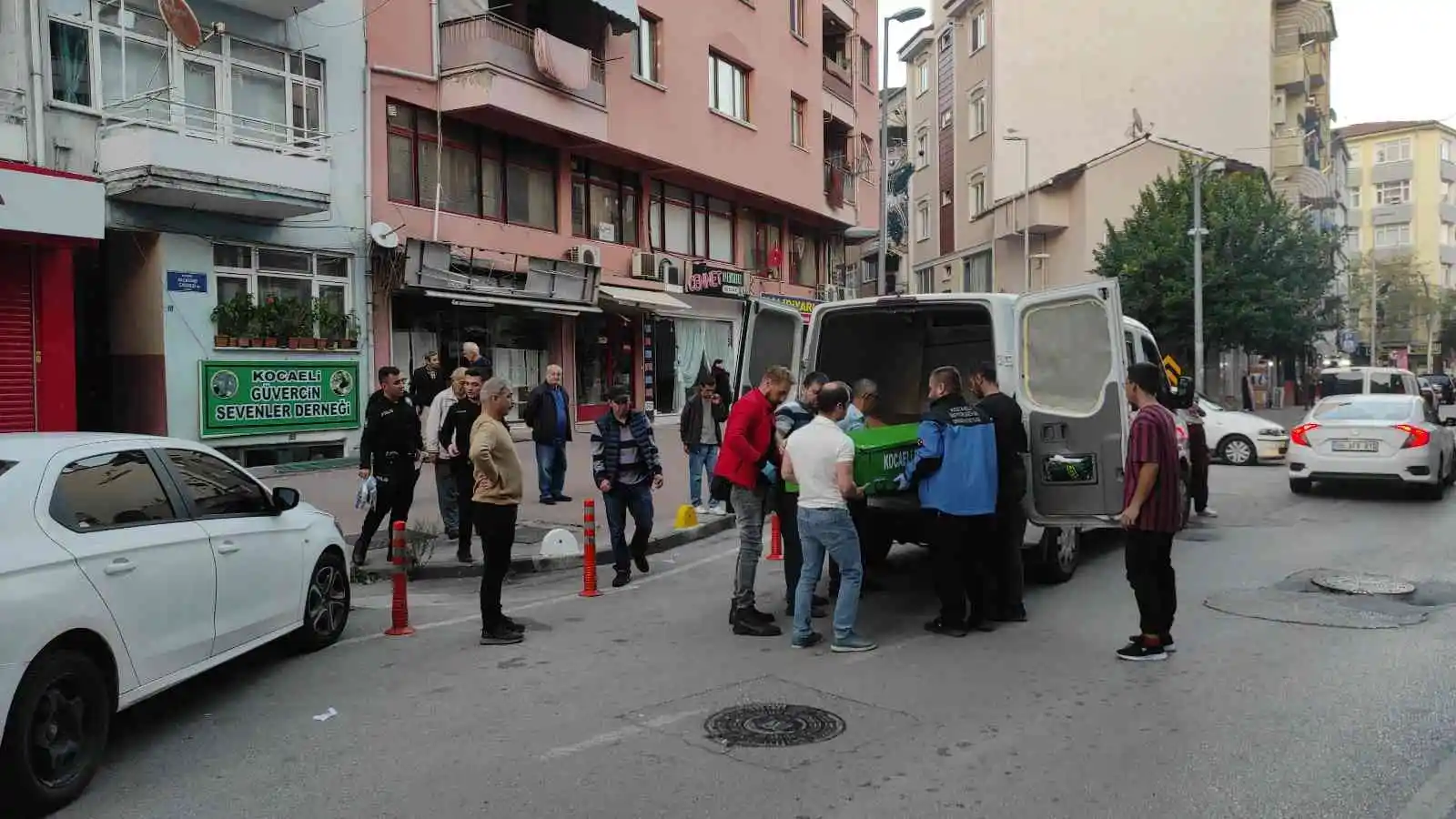 Çorba getiren abla, kardeşinin cansız bedeni ile karşılaştı
