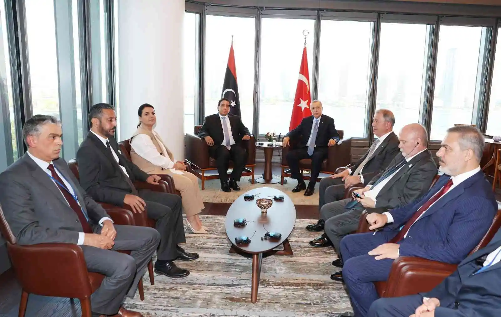 Cumhurbaşkanı Erdoğan, Libya Başkanlık Konseyi Başkanı el-Menfi ile görüştü
