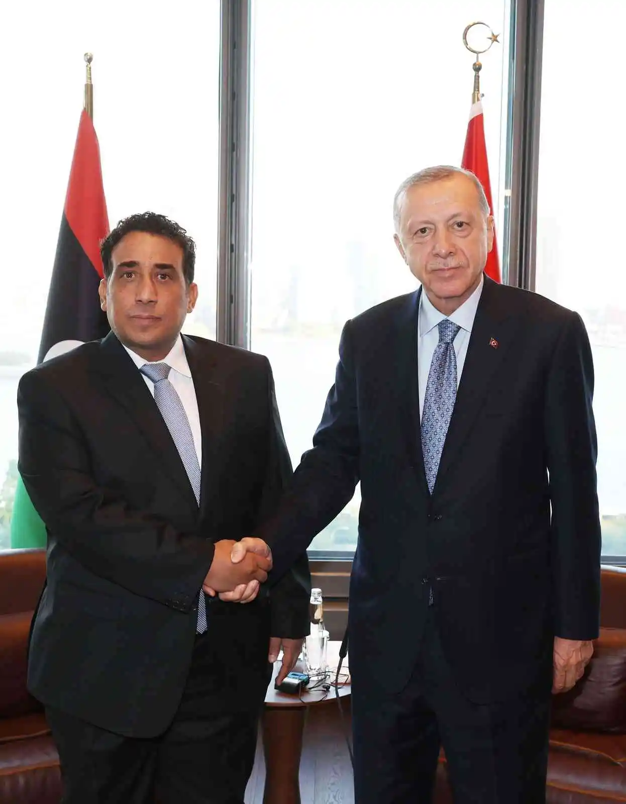 Cumhurbaşkanı Erdoğan, Libya Başkanlık Konseyi Başkanı el-Menfi ile görüştü
