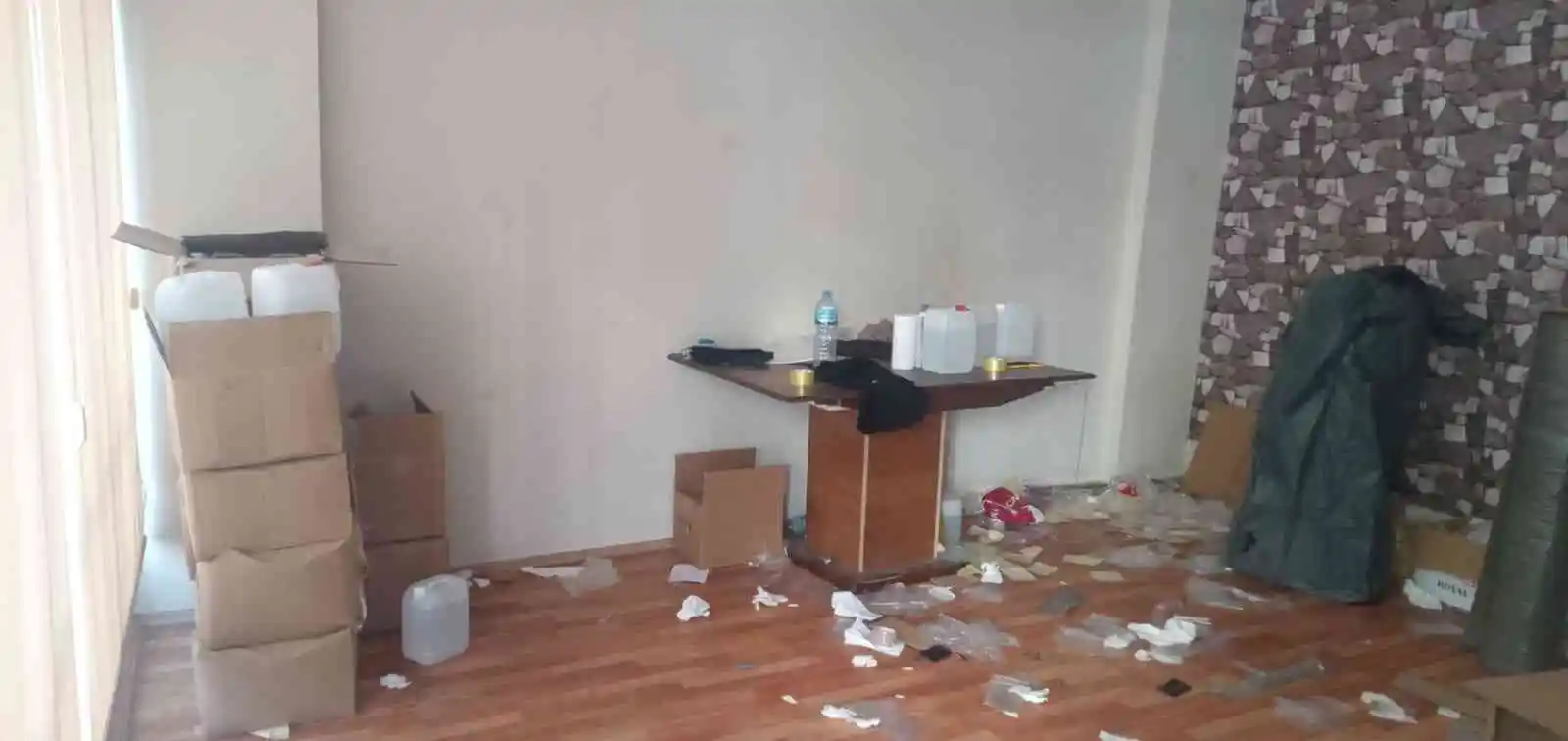 Dezenfektan görünümünde satışa sunulan 8 ton sahte etil alkol ele geçirildi