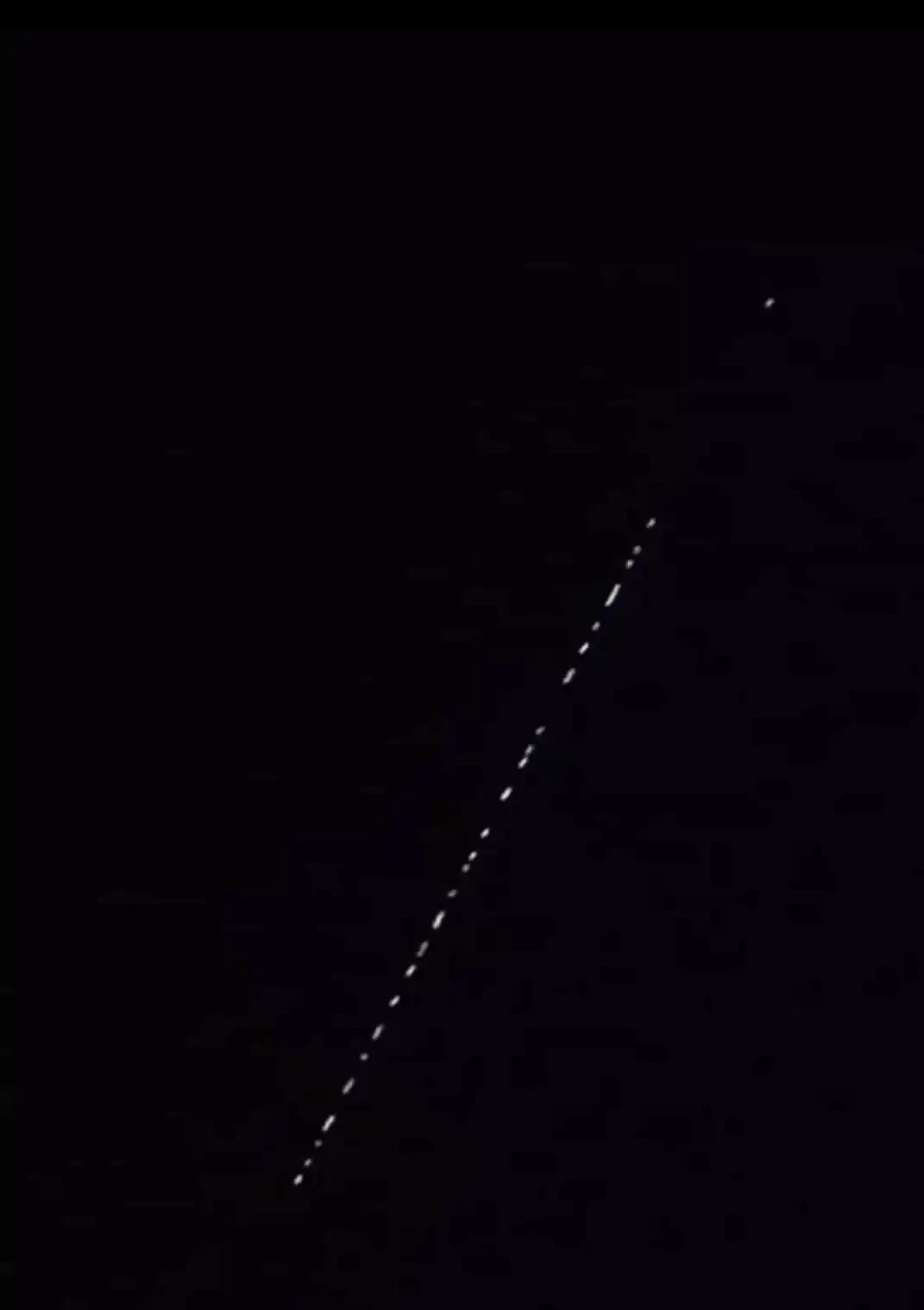 Elon Musk’ın Starlink uyduları Sarıkamış semalarında görüldü
