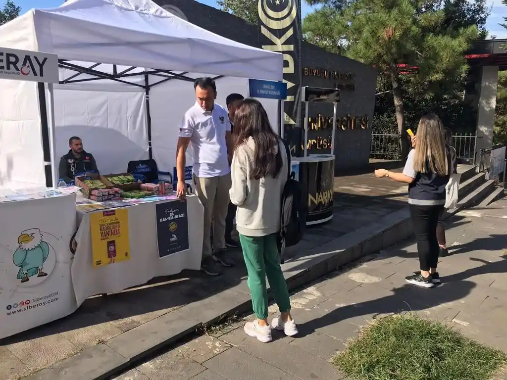 Emniyetten öğrencilere bilgilendirme standı
