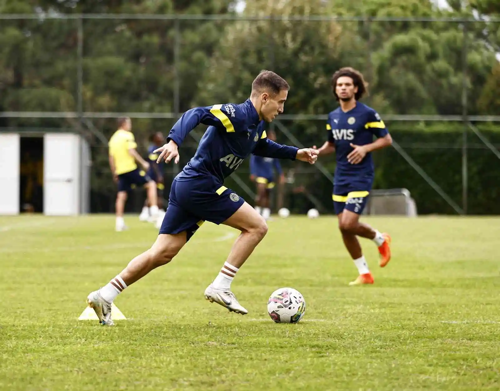 Fenerbahçe, Beşiktaş maçı hazırlıklarını sürdürdü
