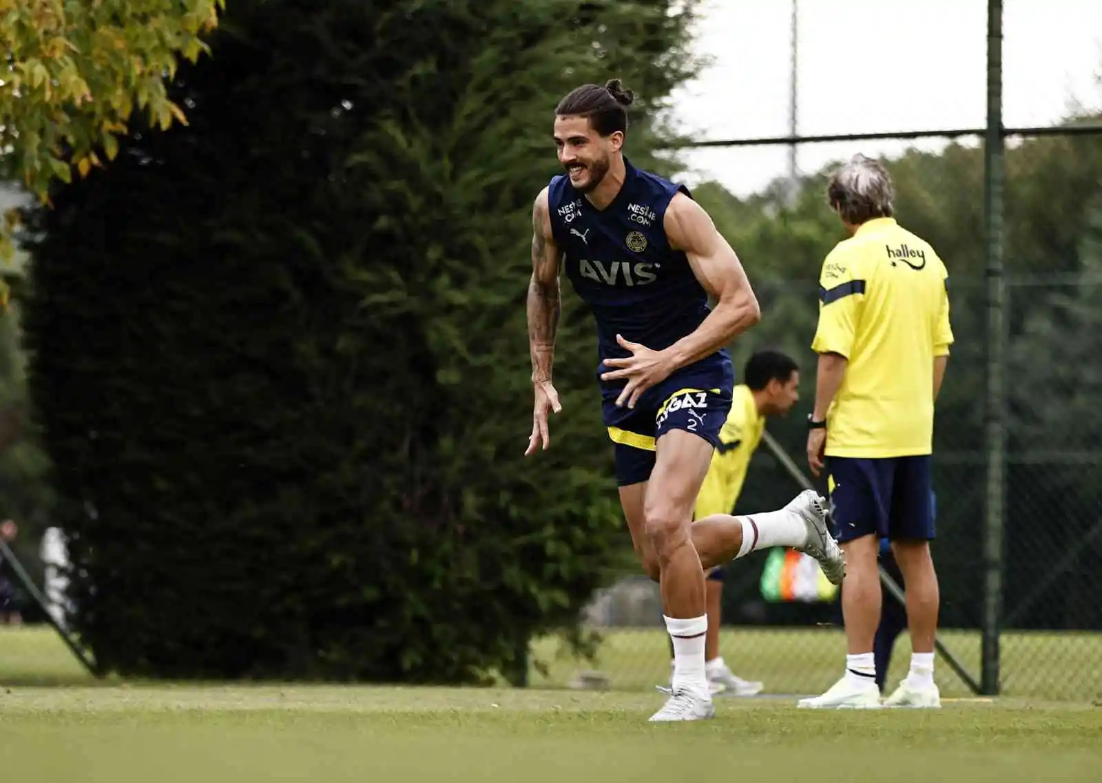 Fenerbahçe, Beşiktaş maçı hazırlıklarını sürdürdü
