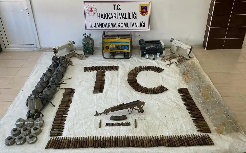 Hakkari'de 7 katlı mağara ve terörist cesedi bulundu