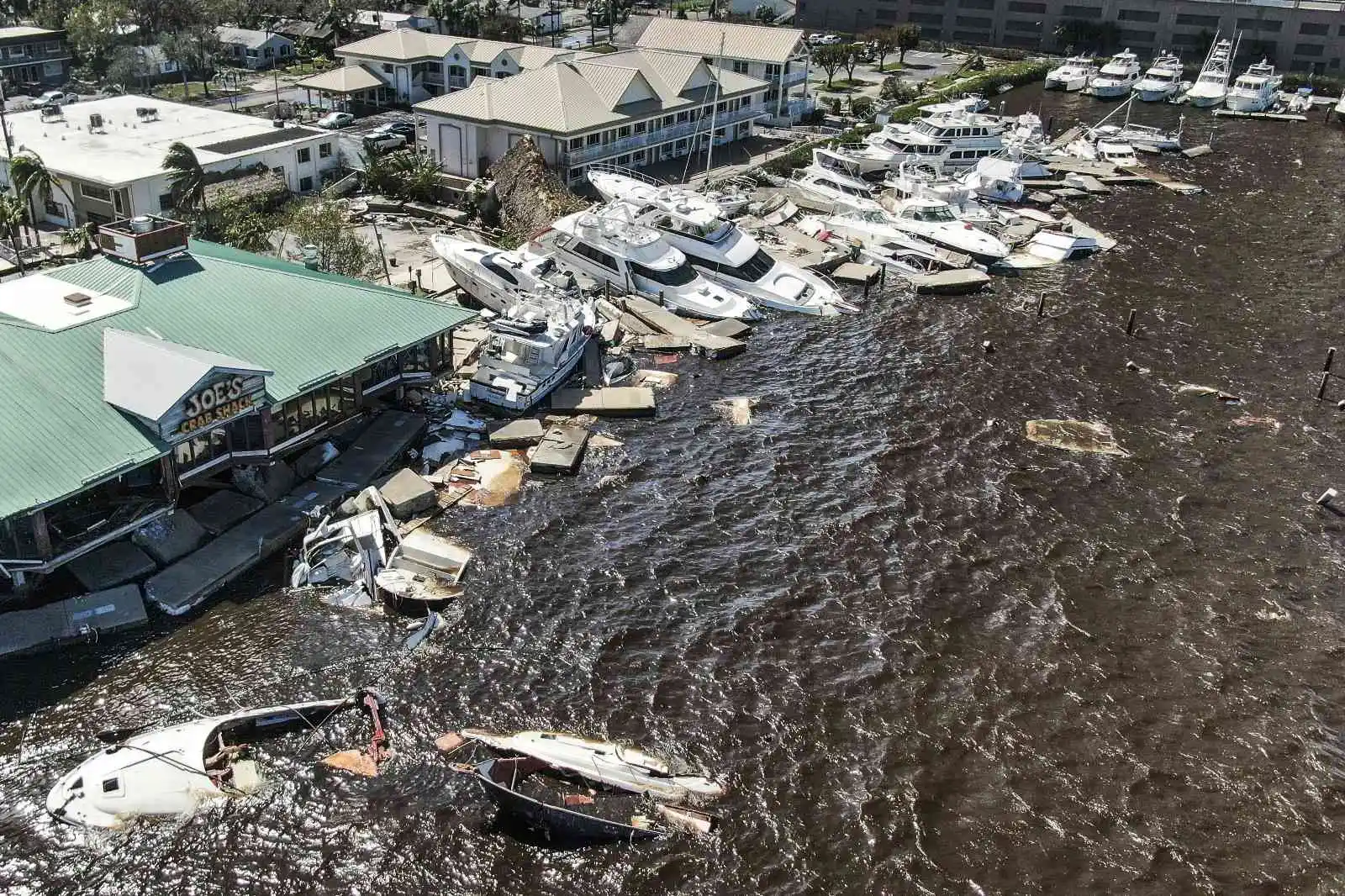 Ian Kasırgası’nın Florida’da neden olduğu tahribat gün yüzüne çıktı
