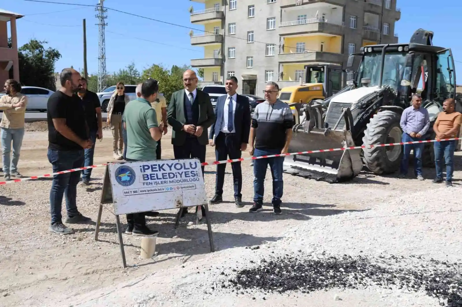 İpekyolu’nda asfalt serimi hız kesmiyor
