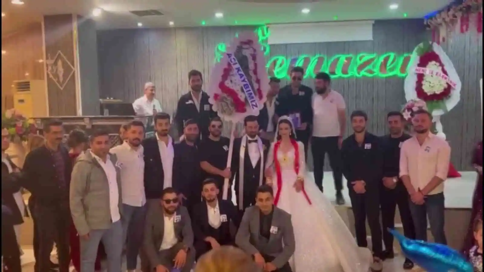 İstanbul’da damada düğün hediyesi: ’Acı kaybımız’ çelengi