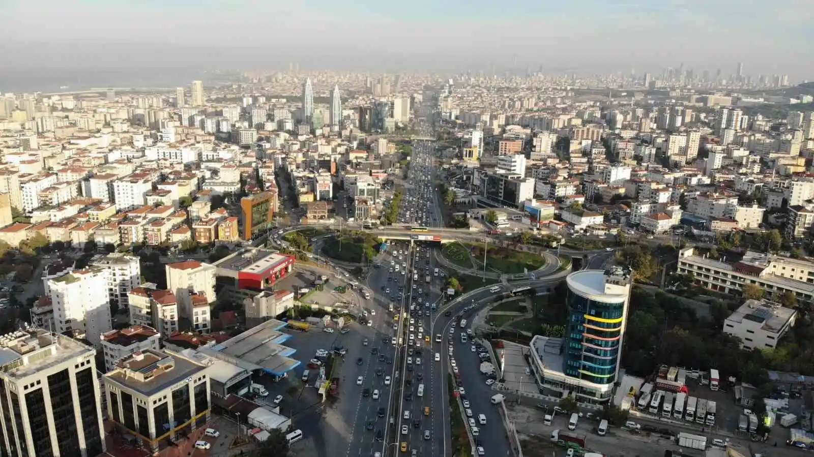 İstanbul’da haftanın ilk günü trafik yoğunluğu yüzde 60’a ulaştı
