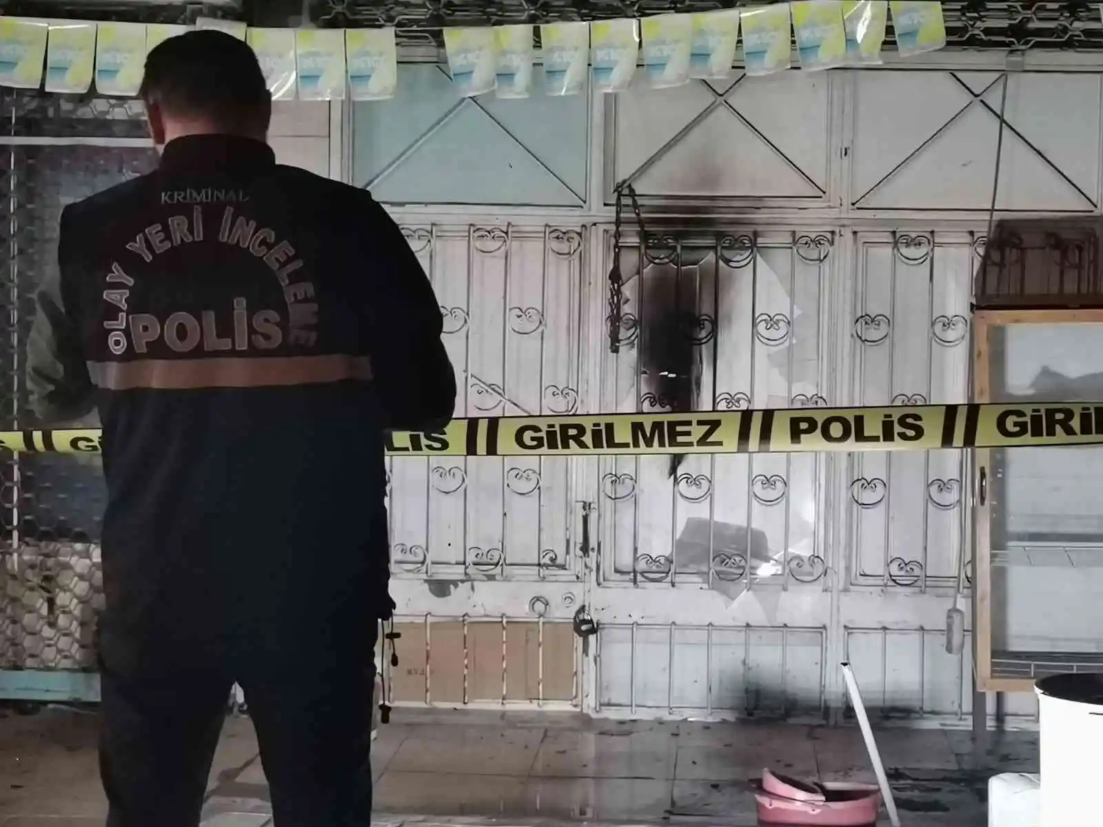 İzmir'de bir iş yerine 2 kez molotoflu saldırı düzenlendi
