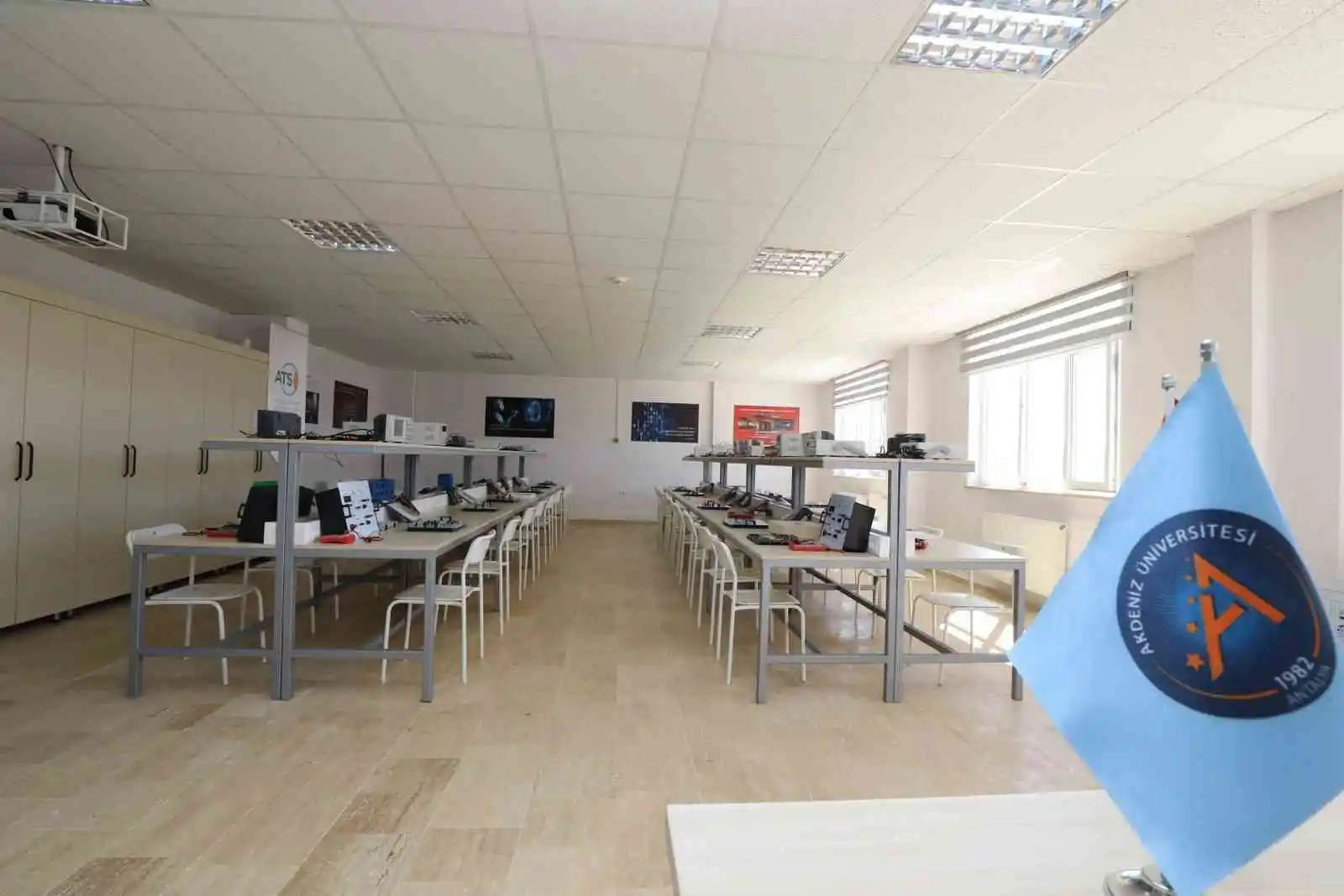 Korkuteli MYO’da Elektronik Haberleşme Laboratuvarı açıldı