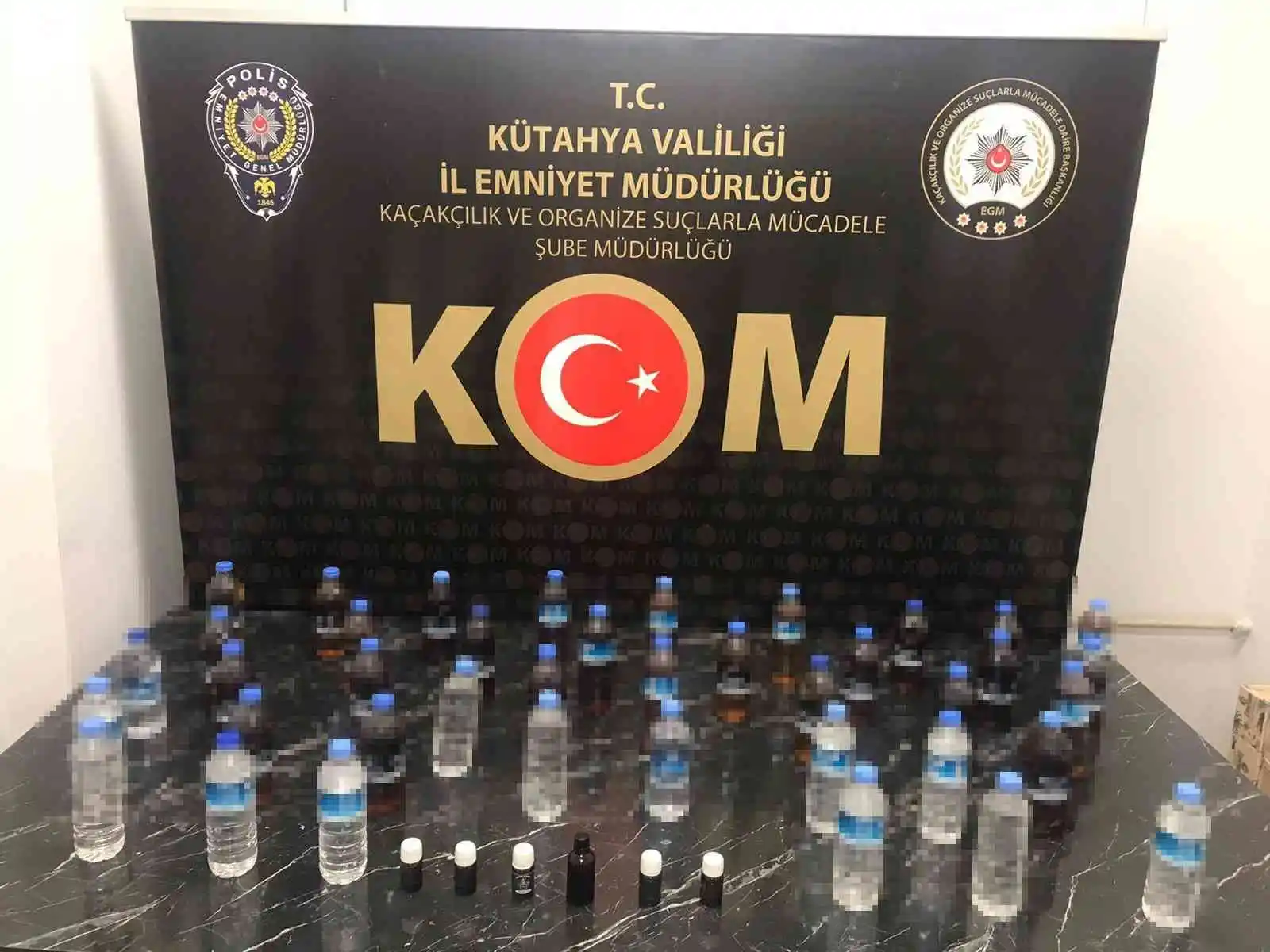Kütahya’da iş yerinde kaçak alkol yapıp satan şahıs gözaltına alındı