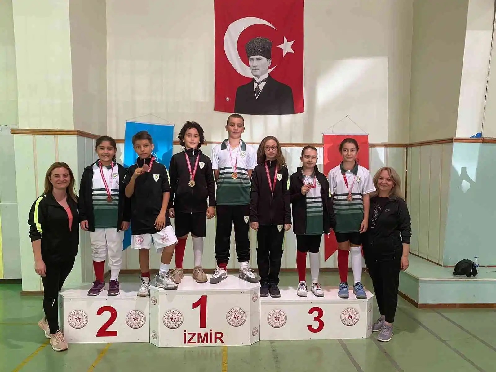Manisa BBSK’lı eskrimcilerden 16 madalya